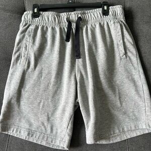 Men’s grey shorts
